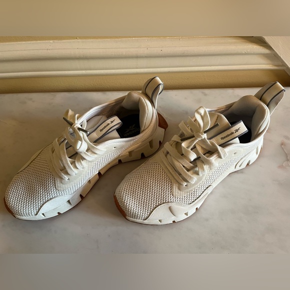 Reebok Women’s Zig sneakers - Picture 3 of 4